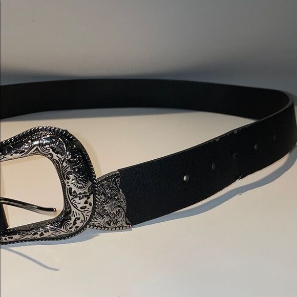 Men's Black faux Leather Belt with Silver colored metal Buckle - Picture 3 of 6